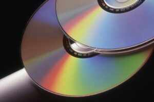 銀色の円盤が変えた世界：コンパクトディスク（CD）の歴史と音楽体験の革命